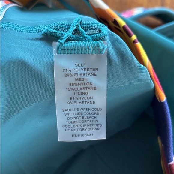 Johnny Was Multicolor Floral Bra. Active wear. Size small. New condition - Picture 4 of 5